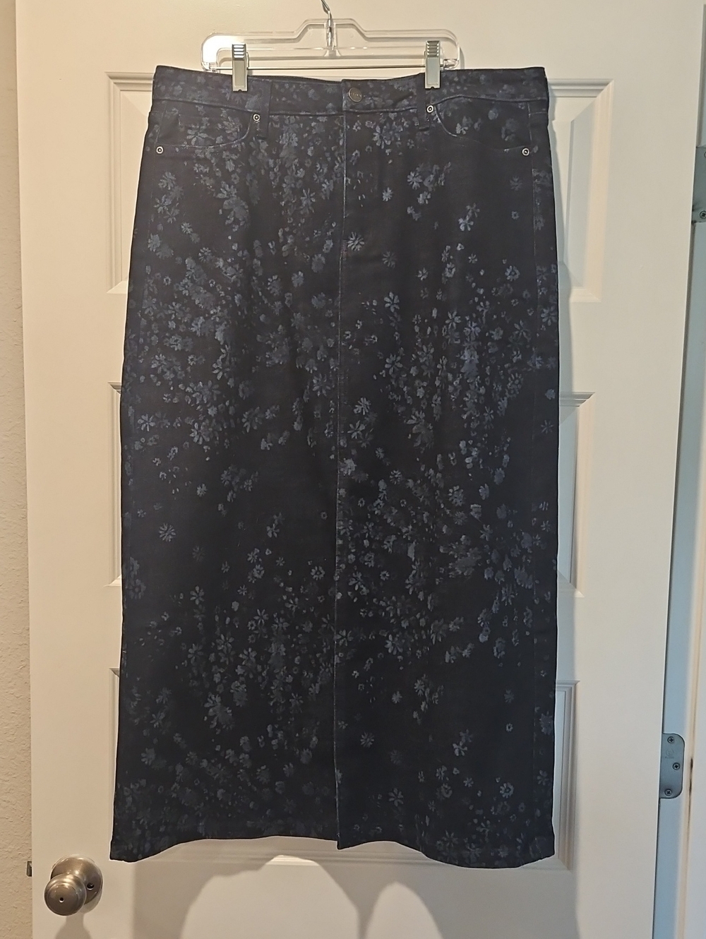 NWOT NYDJ Navy Floral Maxi Skirt